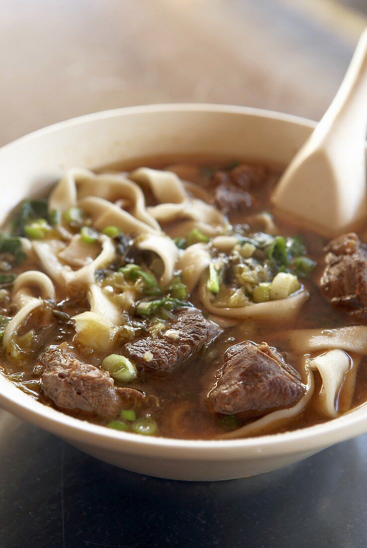 Beef noodle soup (Asia)