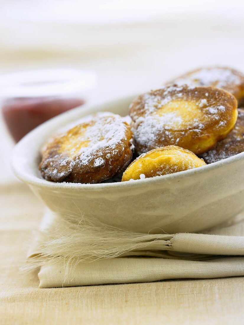 Ricotta doughnuts with icing sugar