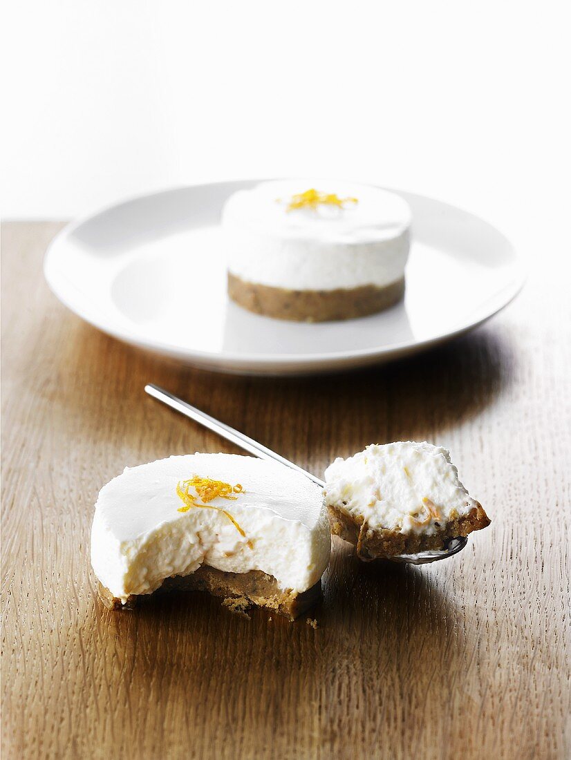 Individual coffee cheesecakes