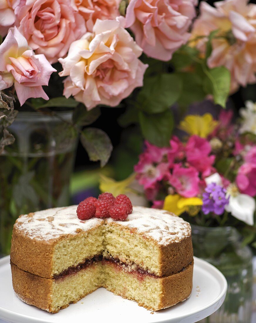 Victoria Sponge Cake (Biskuitkuchen, England)