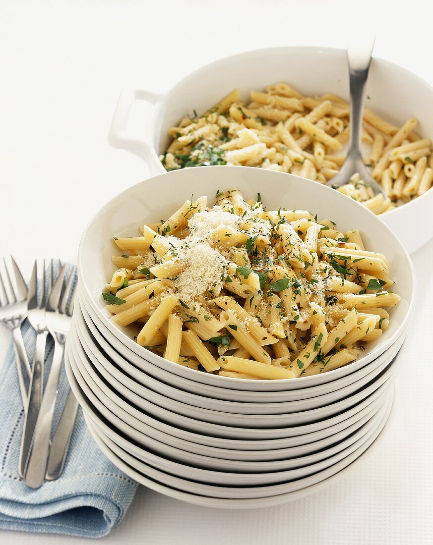 Penne mit Parmesan und Petersilie