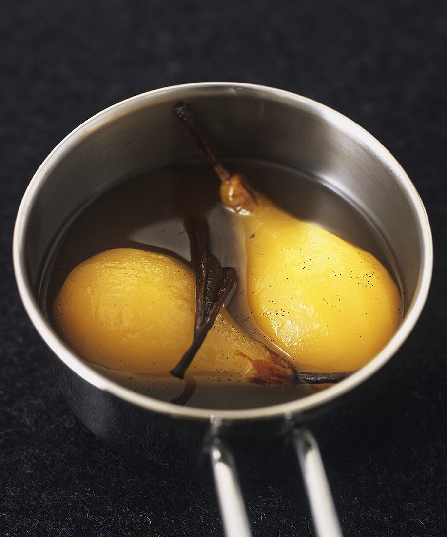 Vanilla poached pears