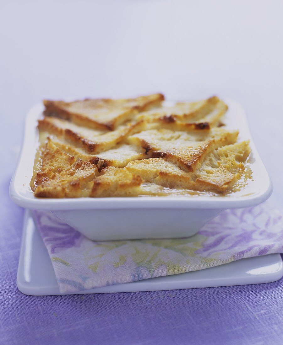 Rhabarber Bread and Butter Pudding