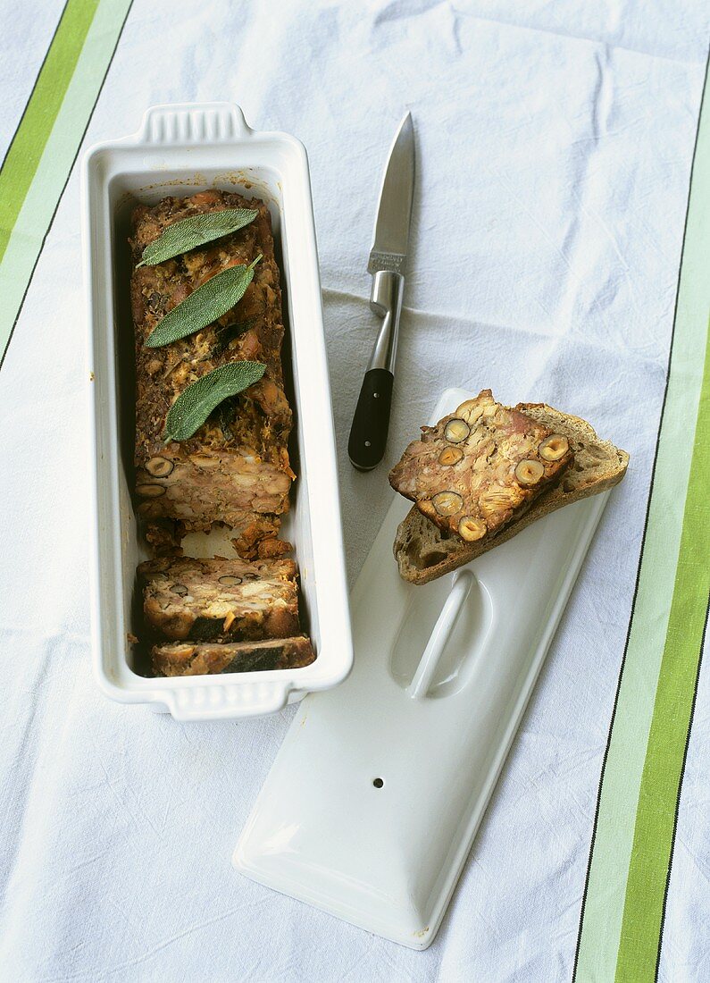 Kaninchen-Salbe-Terrine