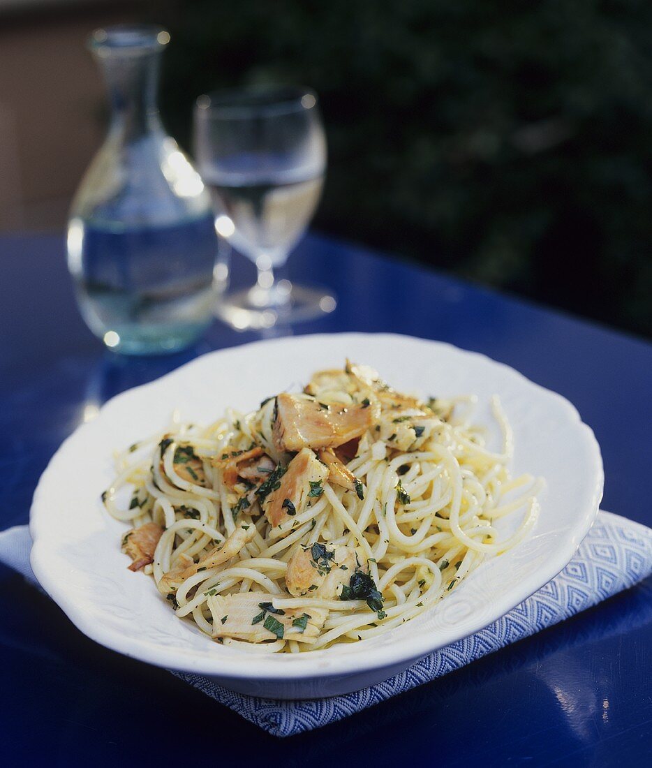 Spaghetti with smoked trout