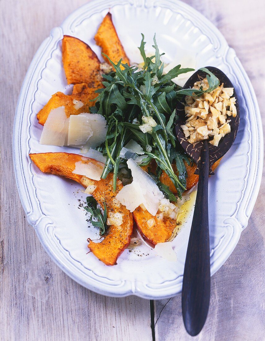 Rocket salad with baked pumpkin and walnuts