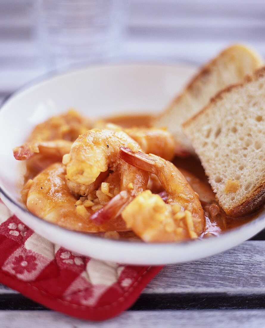 Knoblauch-Shrimps mit Brot
