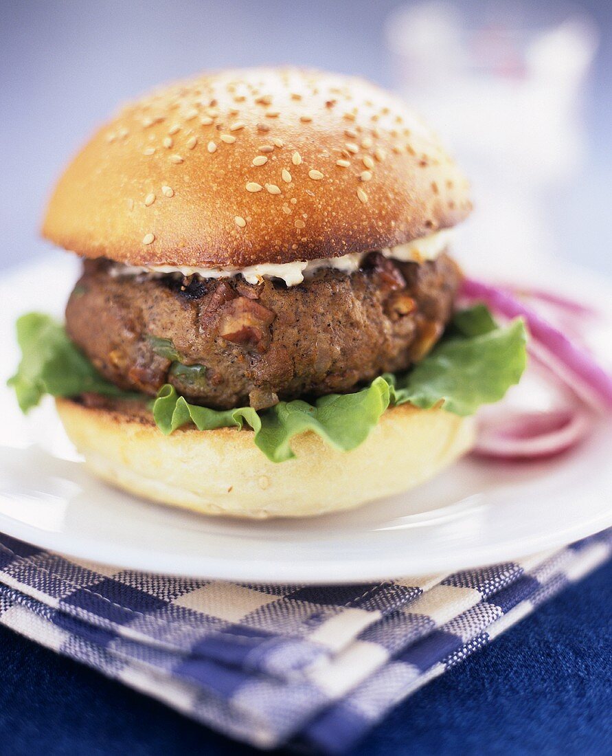 Burger mit Pecannüssen