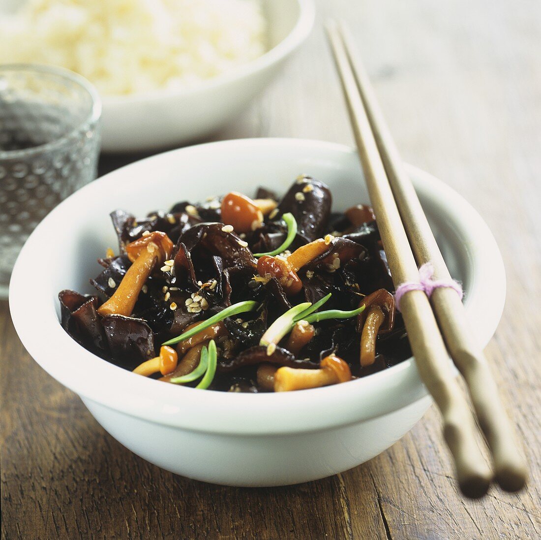 Sweet and sour mushrooms with sesame seeds