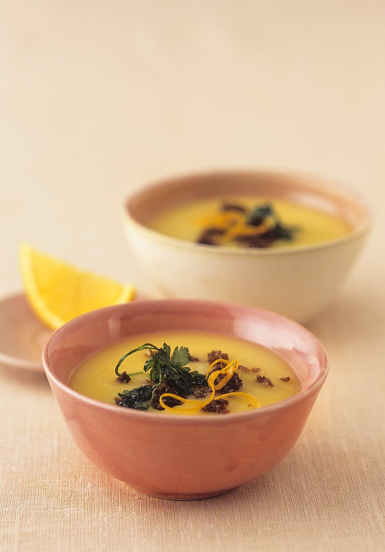 Swede and orange soup with honey and pumpernickel