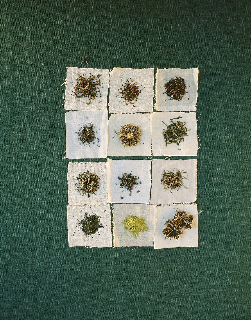 Twelve different sorts of green tea