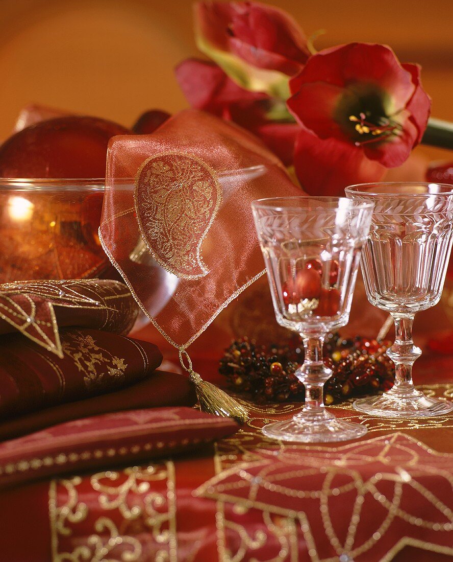 Table with red Christmas decorations