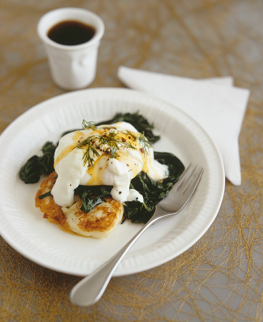 Poached egg on spinach