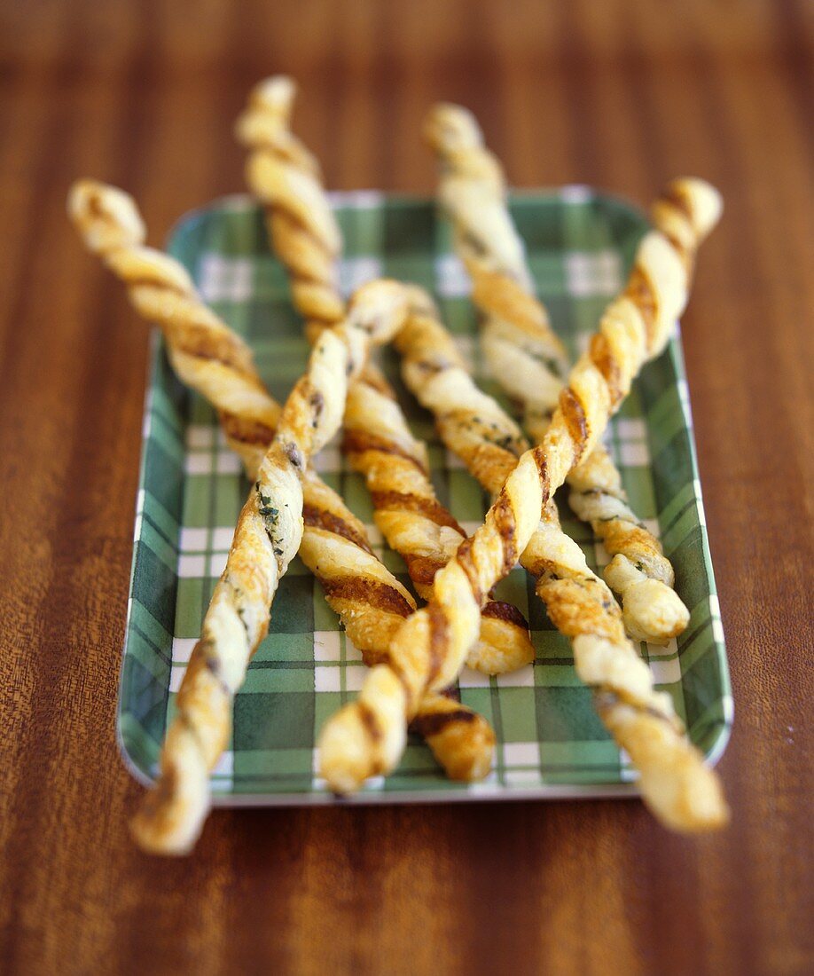 Savoury straws