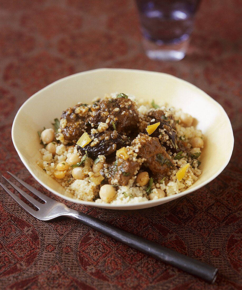 Lamb ragout in couscous with chick-peas