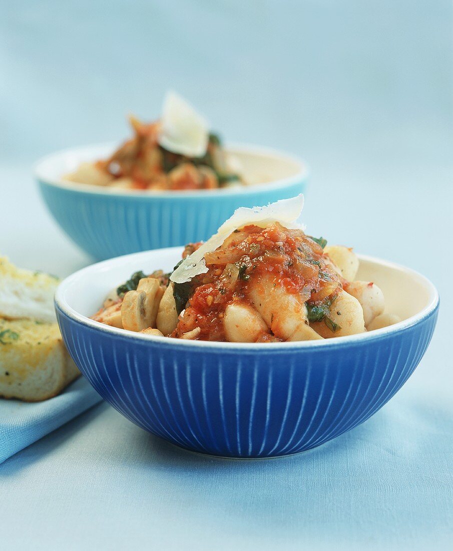 Gnocchi with mushrooms and tomato sauce