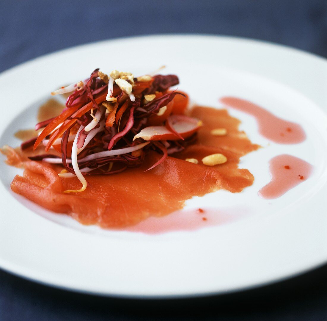 Tuna carpaccio with red cabbage and chilli salad