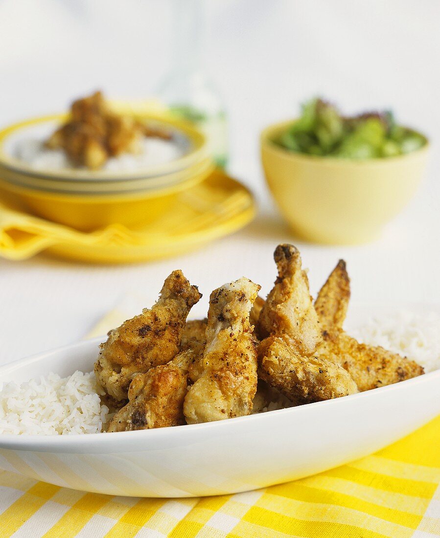Crispy chicken wings with rice