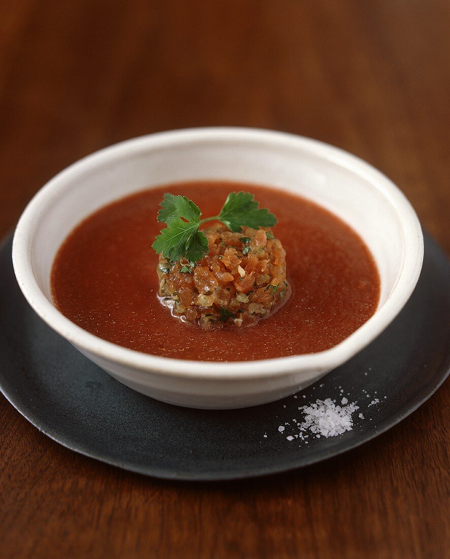 Rote-Bete-Gazpacho mit Thunfischtatar