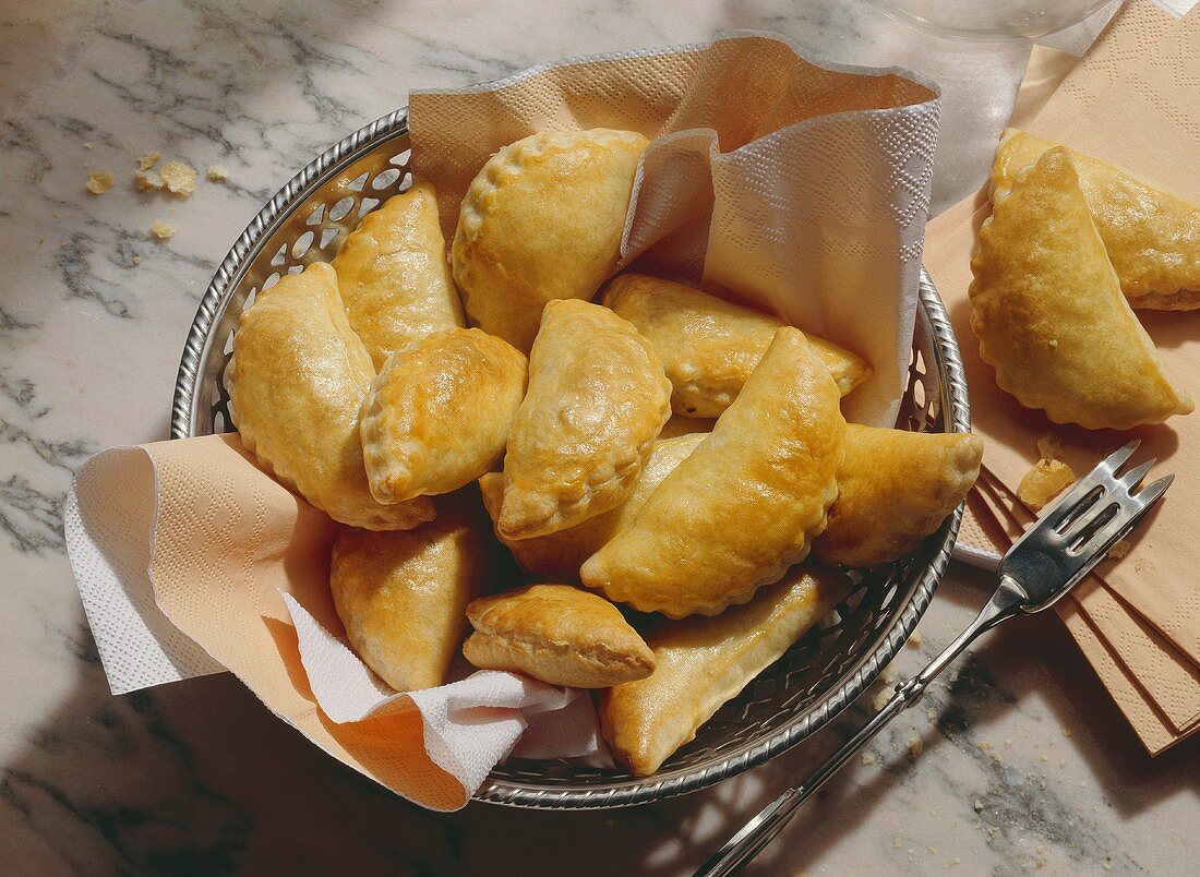 Spicy stuffed Puff Pastry Pockets