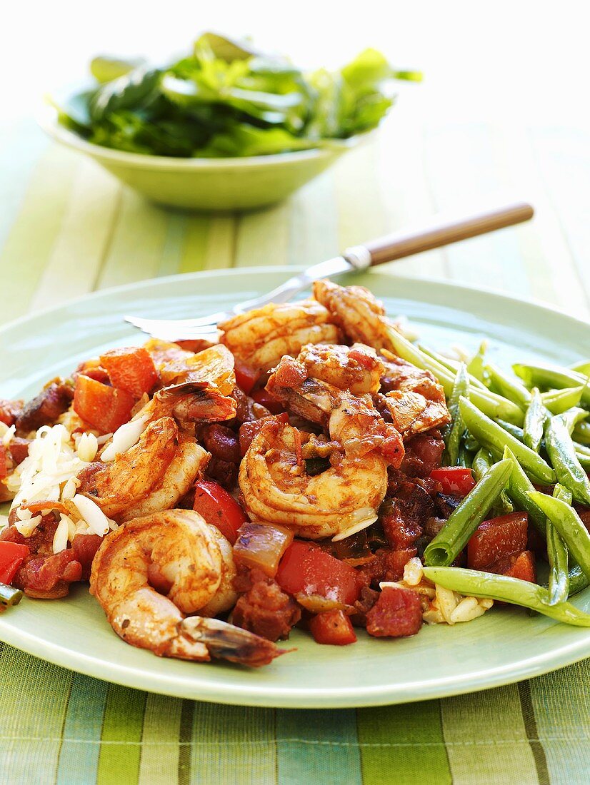 Spicy shrimps with tomatoes and green beans