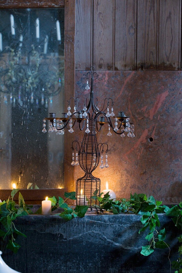 Candle holder and ivy (table decoration)