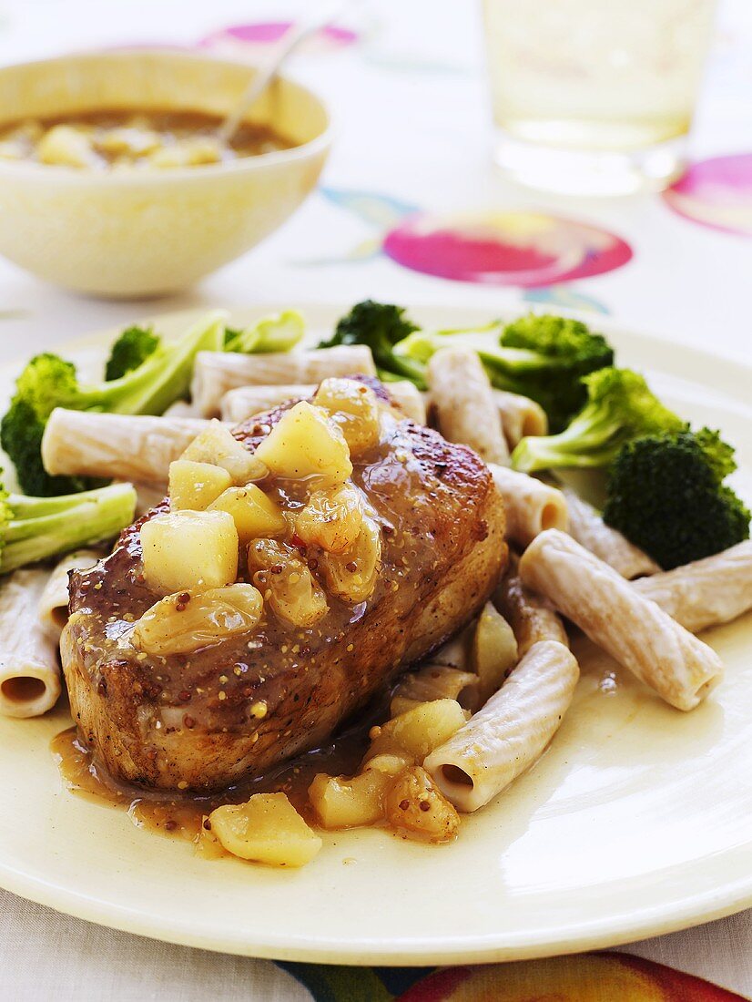 Pork chop with apple sauce, wholemeal penne and broccoli