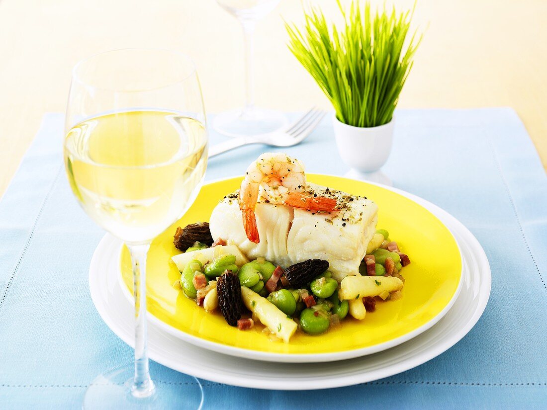Heilbutt und Garnelen mit Bohnen-Spargel-Salat zu Ostern