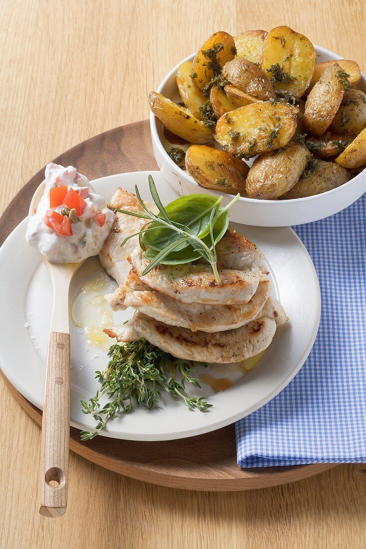 Putensteak mit Ofenkartoffeln