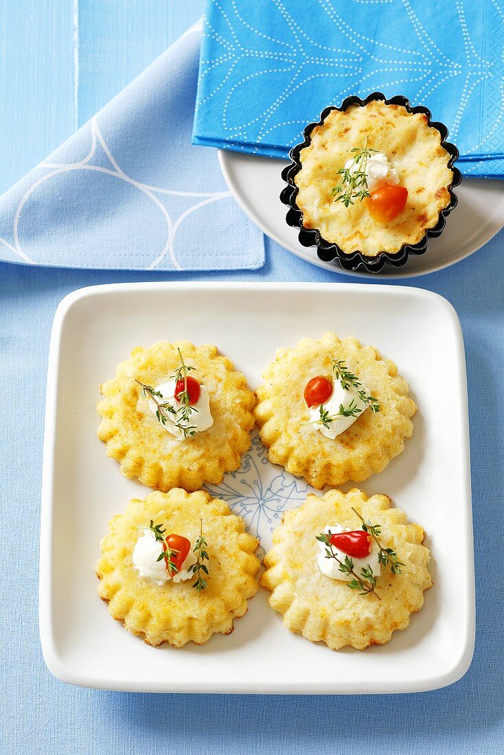 Kartoffelküchlein mit Joghurt und Chili