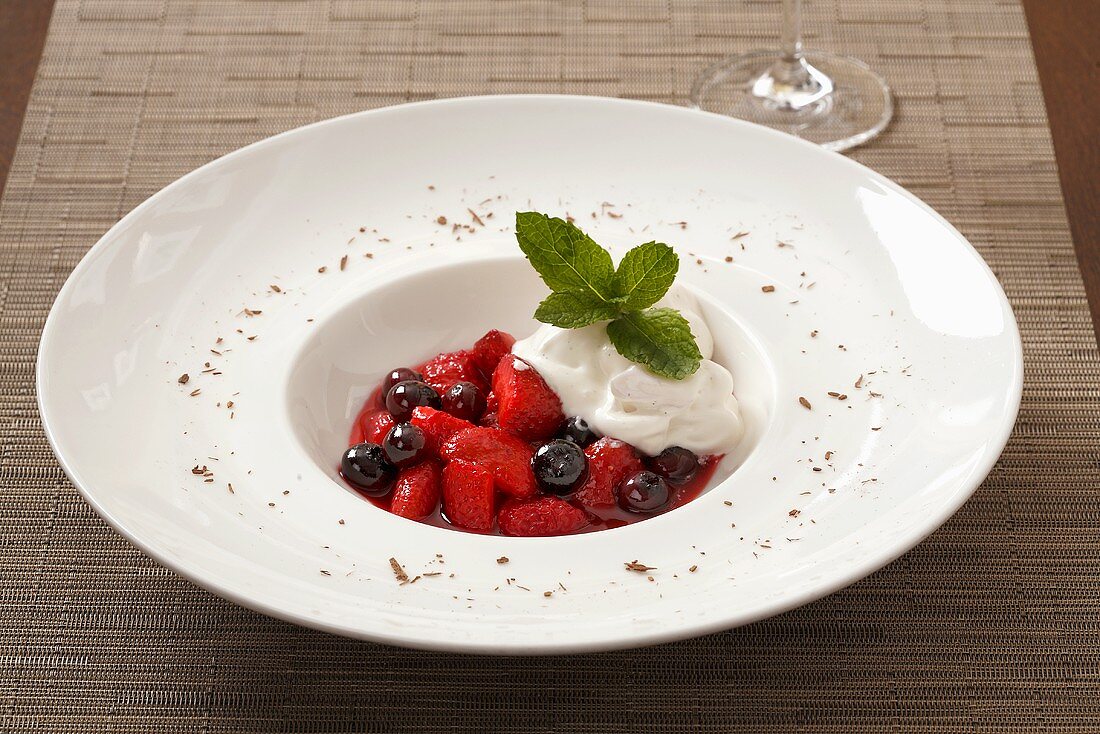 Berry compote with vanilla cream