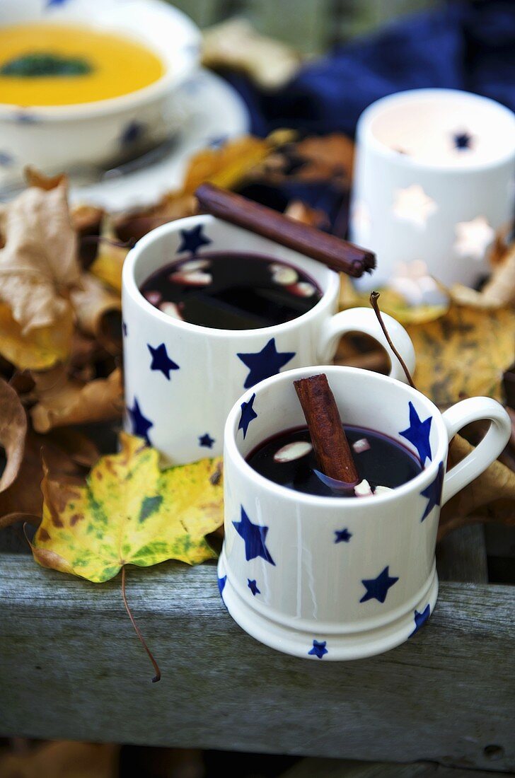 Red wine punch with vodka, cinnamon and almonds