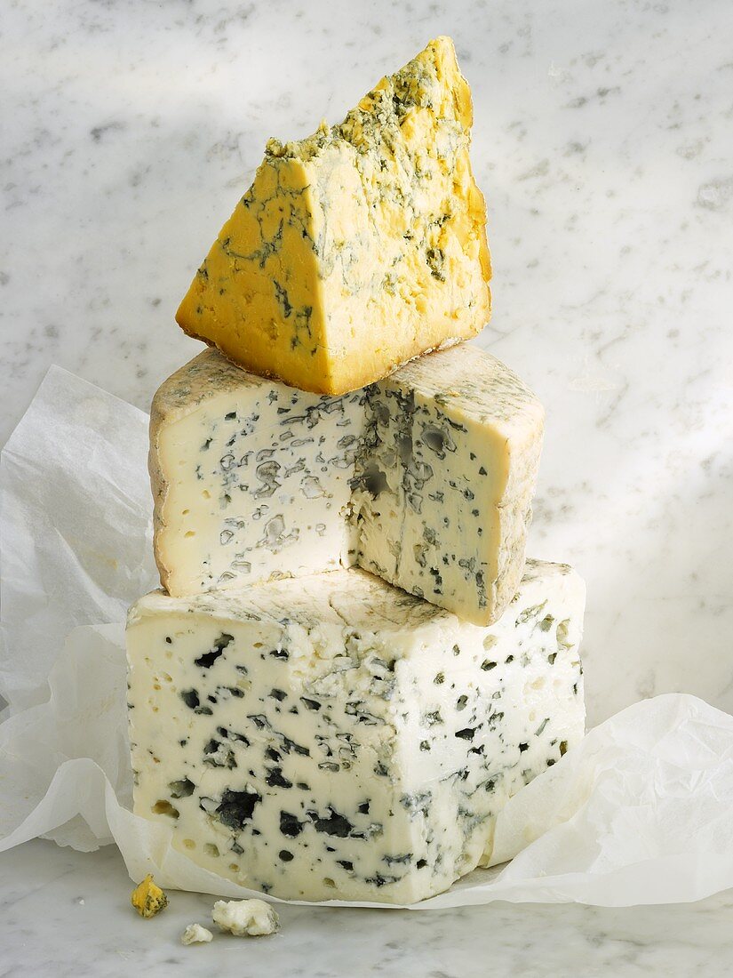 Roquefort, Fourme d'Ambert und Shropshire Blue