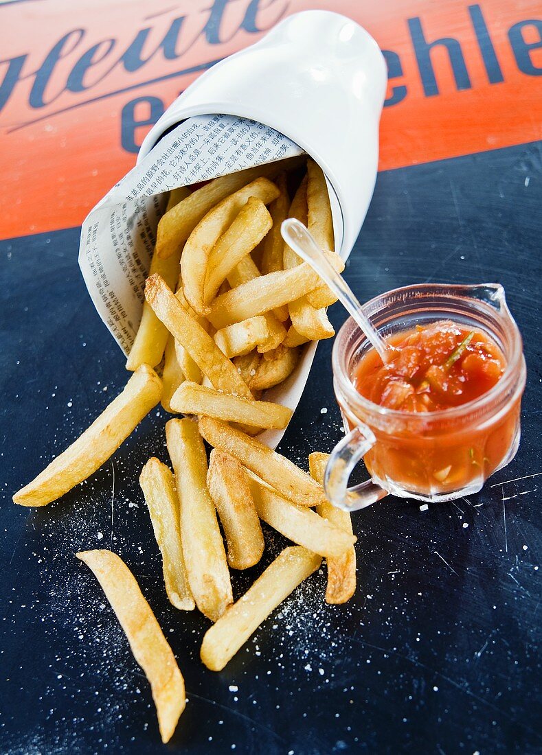 Chips with Chinese tomato sauce