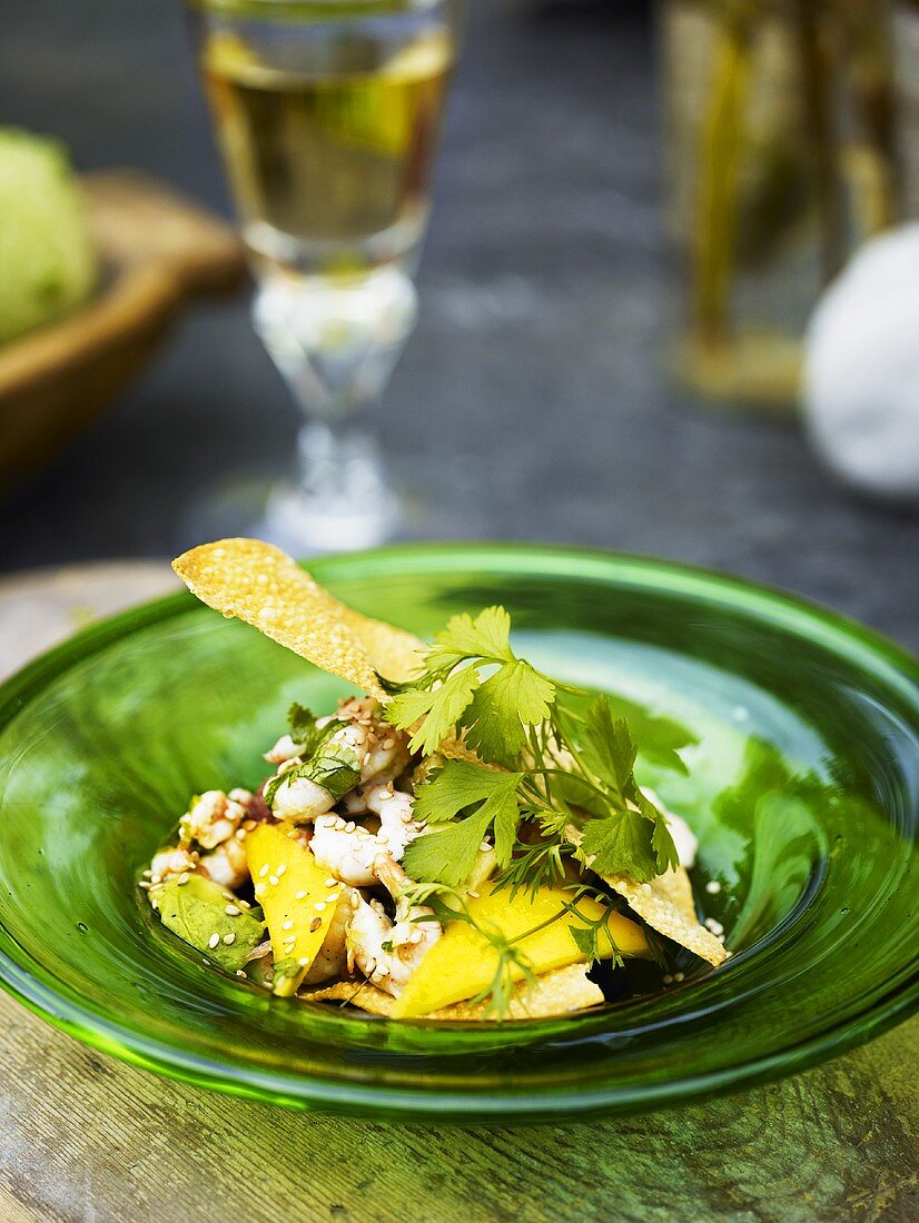 Asian prawn salad with mango and sesame seeds