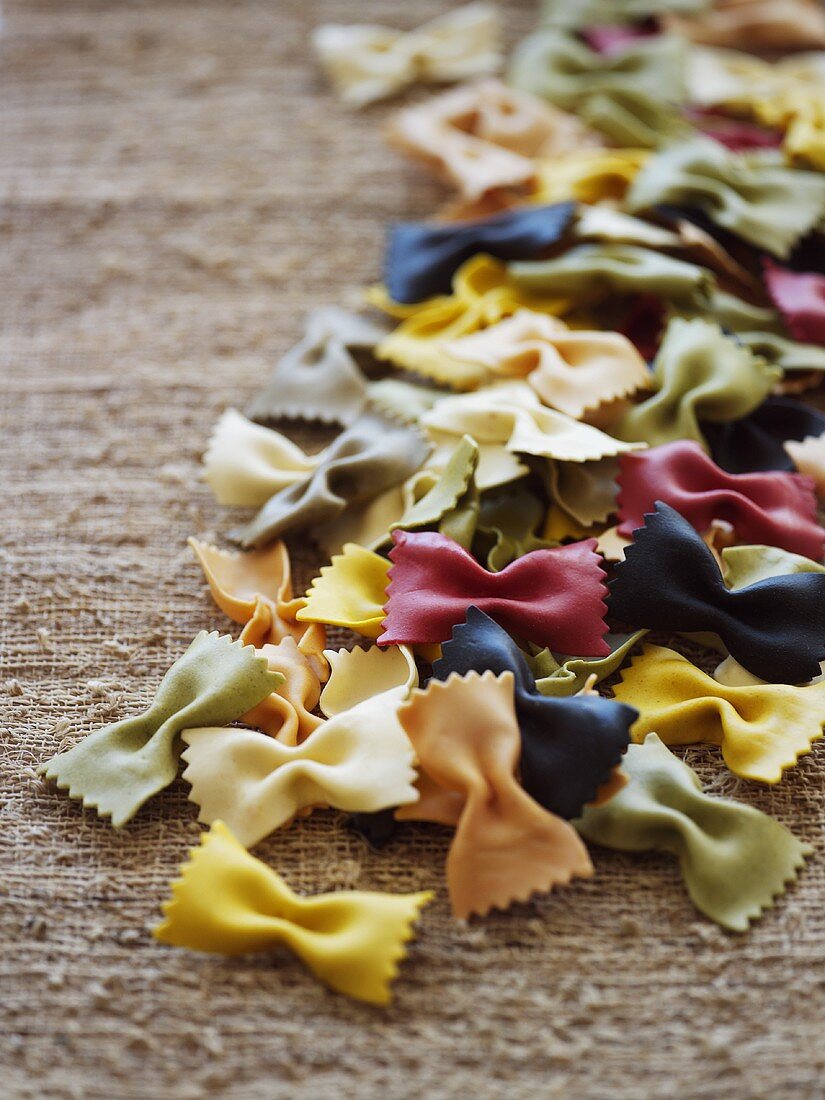 Viele bunte Farfalle