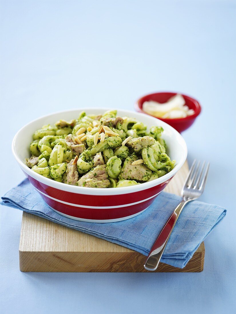 Pasta with tuna, pesto and pine nuts