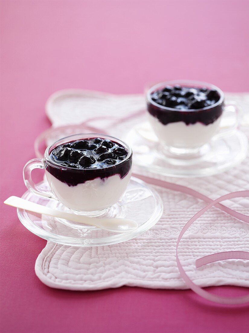 Yoghurt with blueberry sauce