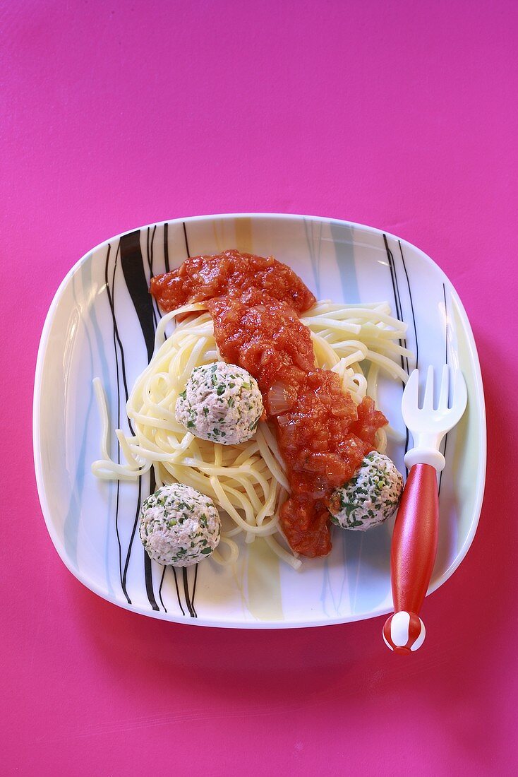 Spaghetti mit Fleischbällchen und Tomatensauce