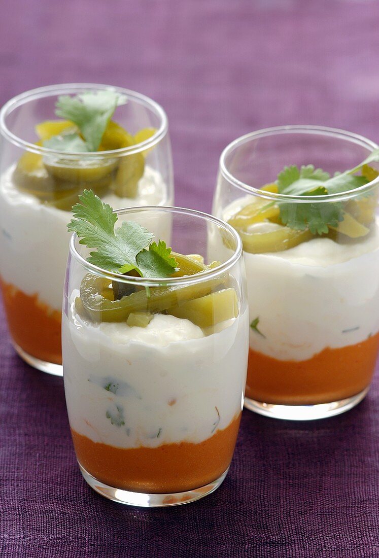 Savoury layered dish with pepper- and coconut cream
