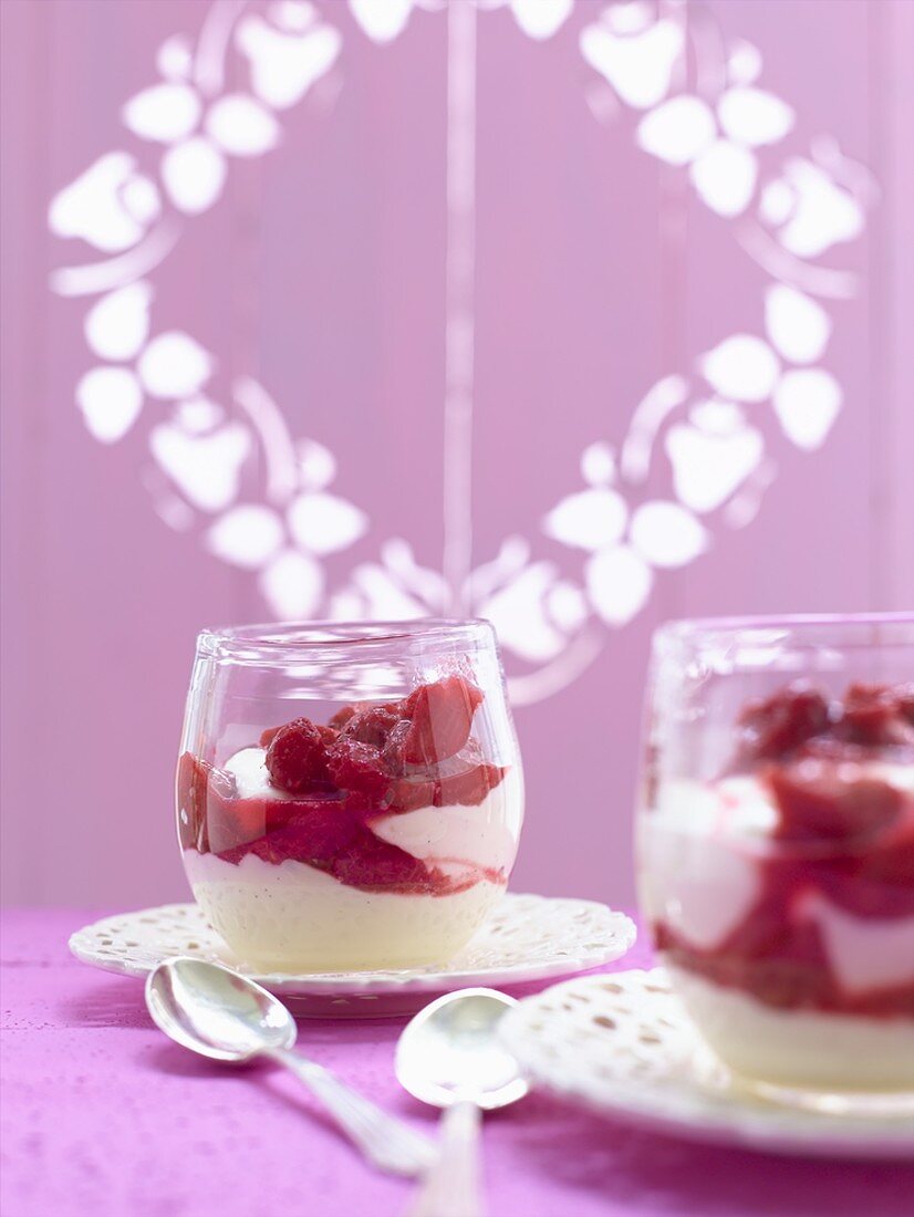 Rhubarb compote with mascarpone cream