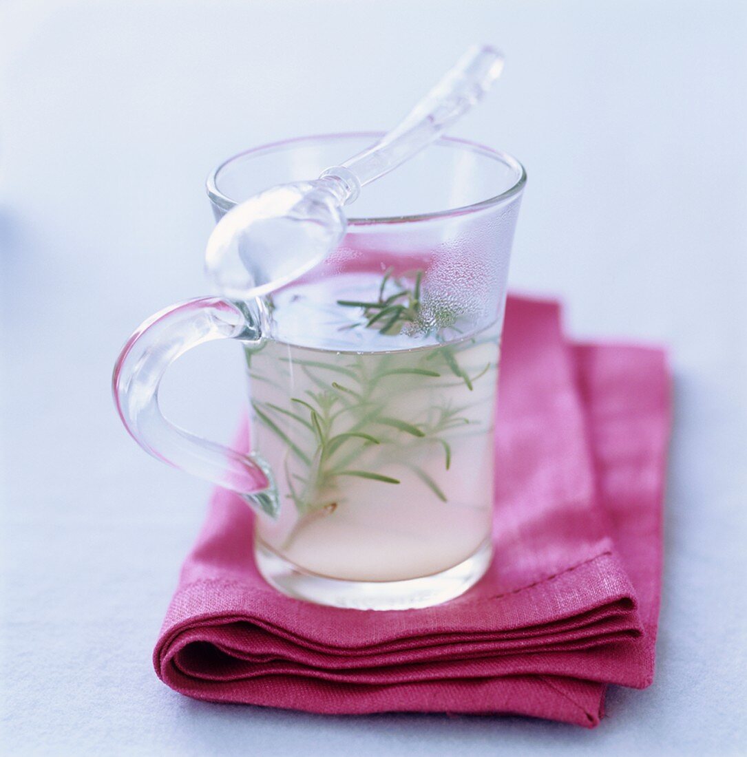 Hot lemon with rosemary