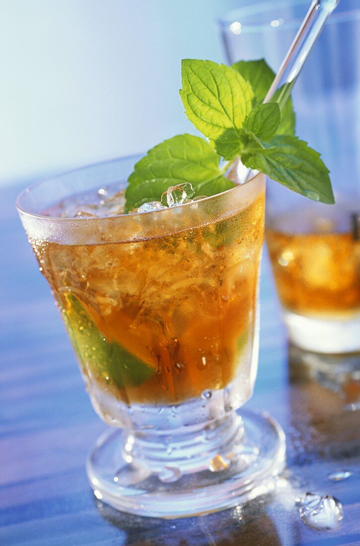 Cuba Libre (Cocktail made with rum and cola)
