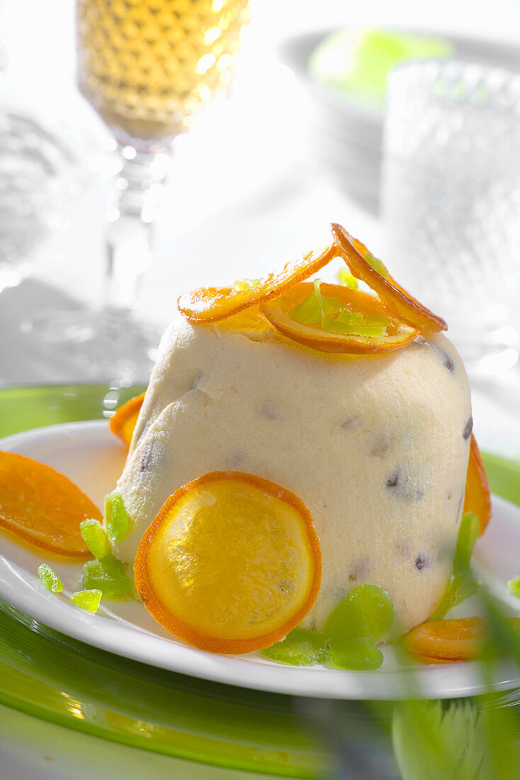 Paskha (Polnisches Quarkdessert) mit kandierten Orangen