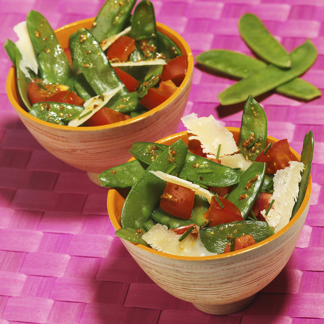 Mangetout salad with Parmesan