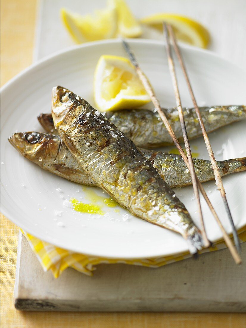 Gegrillte Sardinen mit Zitrone