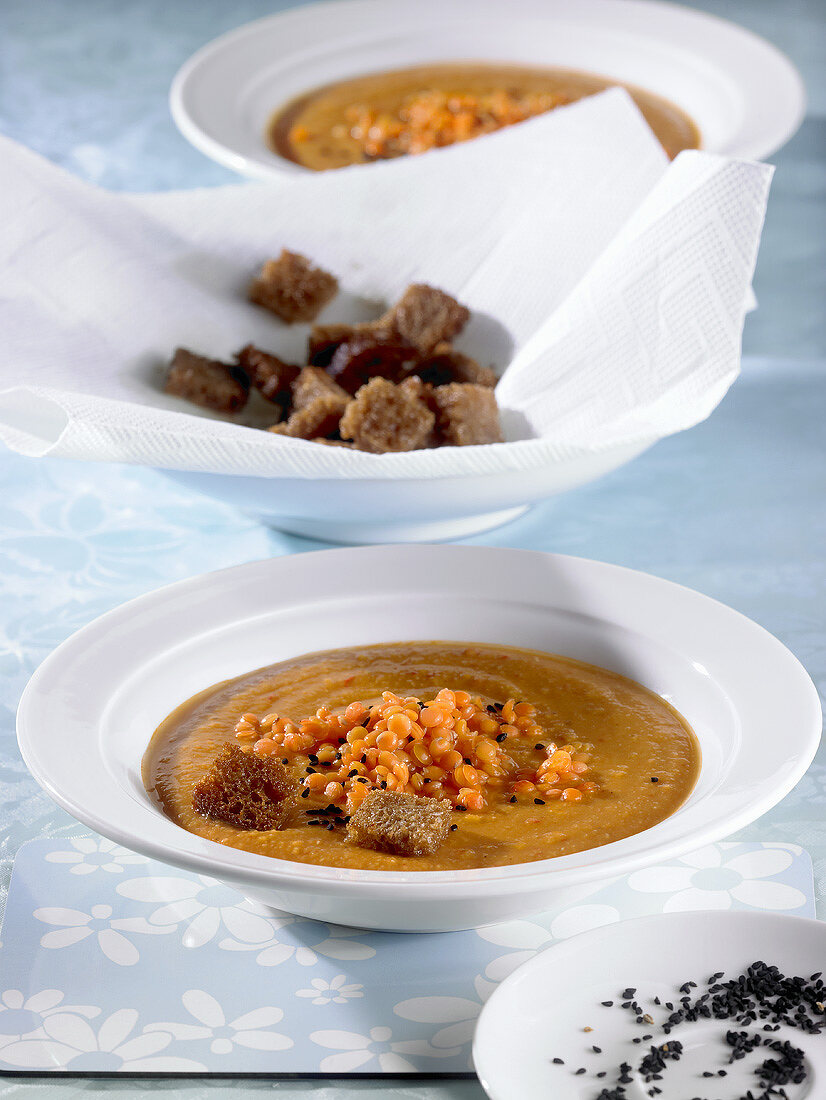 Red lentil soup with wholemeal croutons