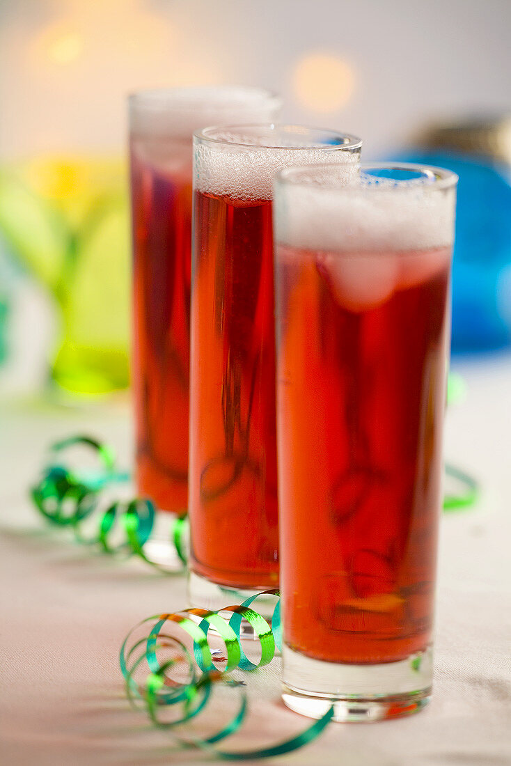 Champagner mit Erdbeersirup für Silvester