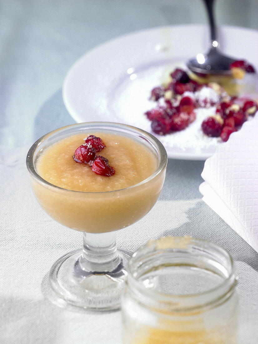 Quince puree with cranberries