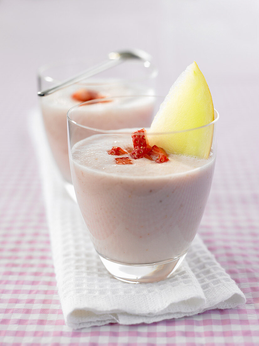 Erdbeer-Melonen-Smoothie mit Joghurt